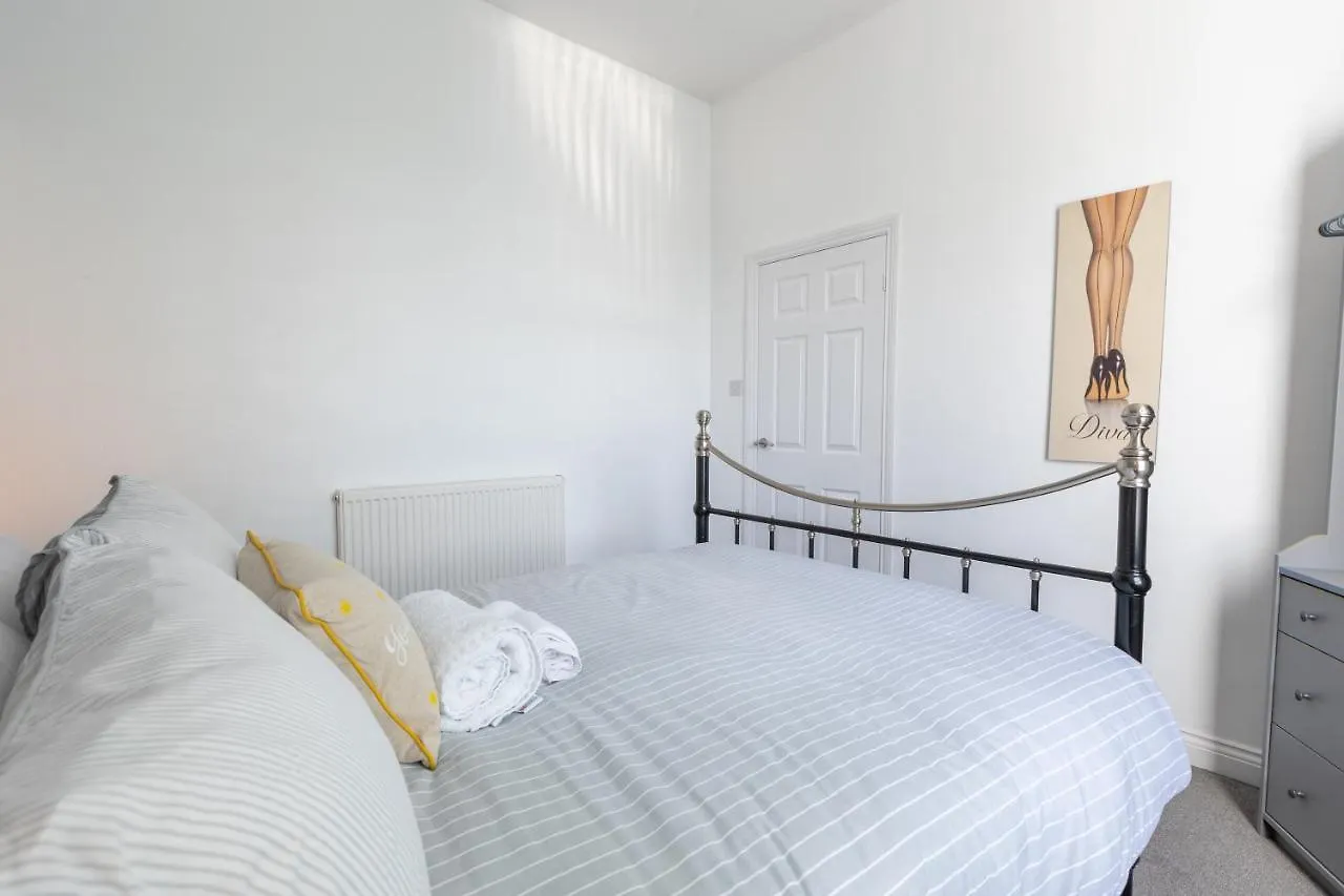 Platform Stadium Apartment With Parking Kingston upon Hull
