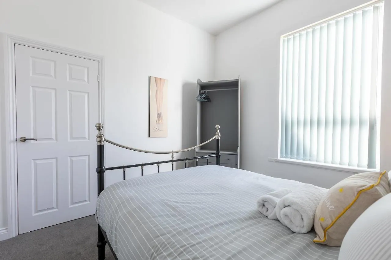 Platform Stadium Apartment With Parking Kingston upon Hull